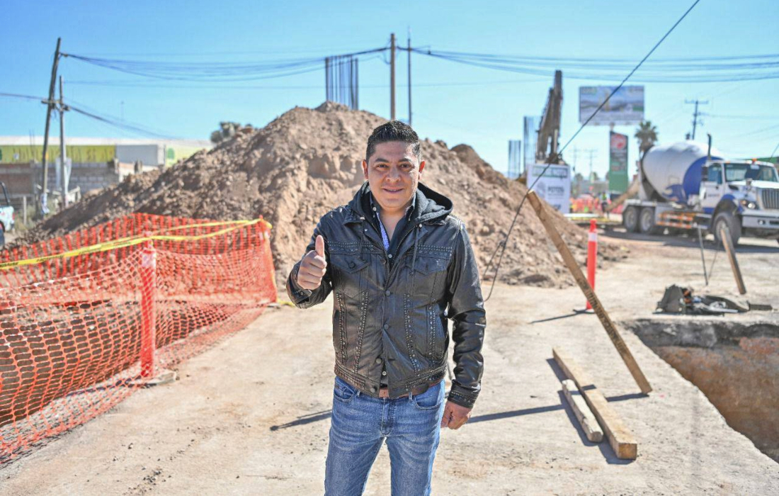 Ricardo Gallardo supervisa construcción del nuevo puente atirantado en salida a Rioverde y Cactus