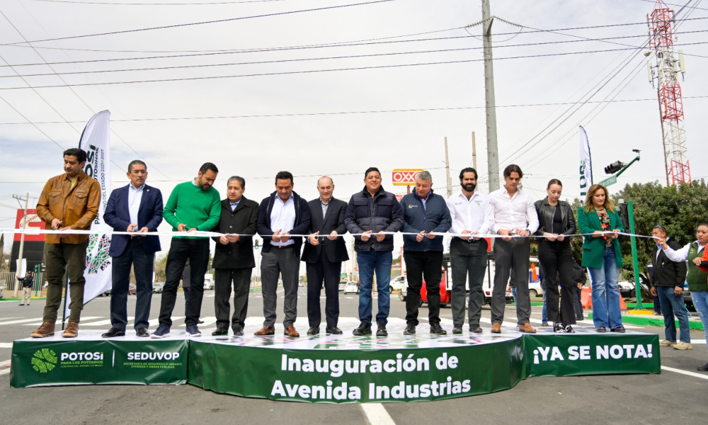 Ricardo Gallardo entregó la rehabilitación de la Av. Industrias