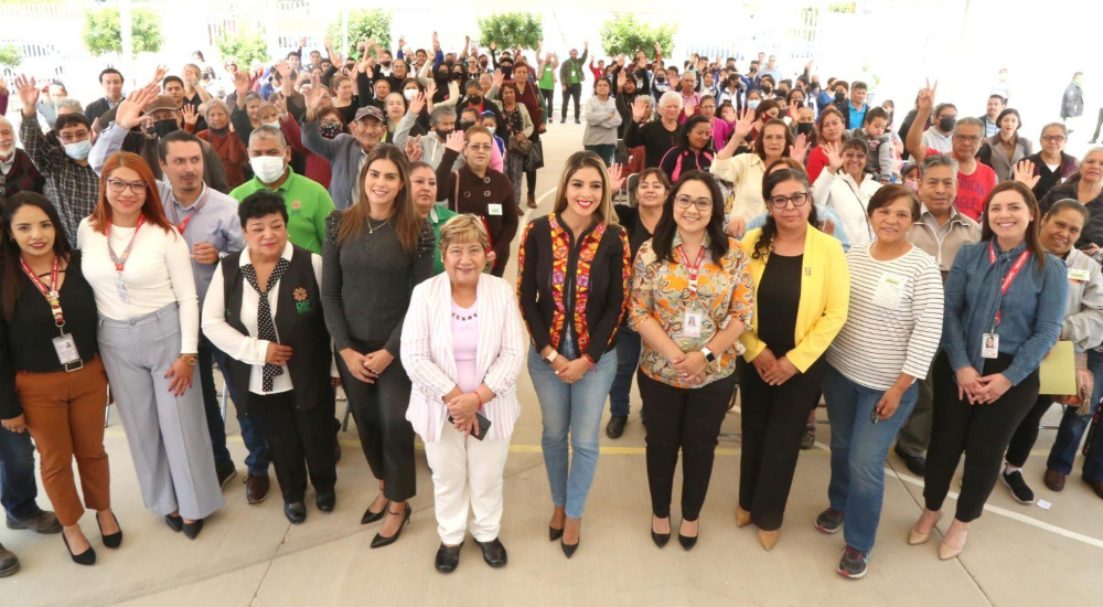 Ruth González abre centro de capacitación para la tercera edad