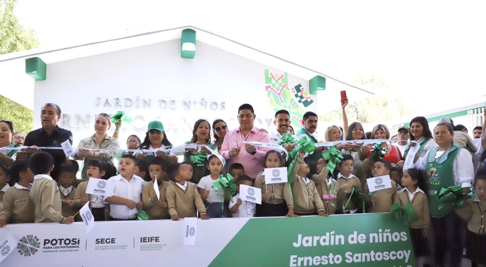 Ricardo Gallardo inaugura jardín de niños «Ernesto Santoscoy» en Matehuala