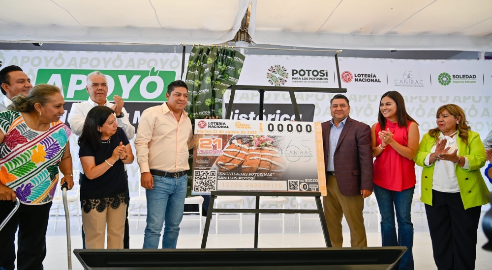 Ricardo Gallardo presenta billete de la Lotería Nacional inspirado en la Enchilada Potosina