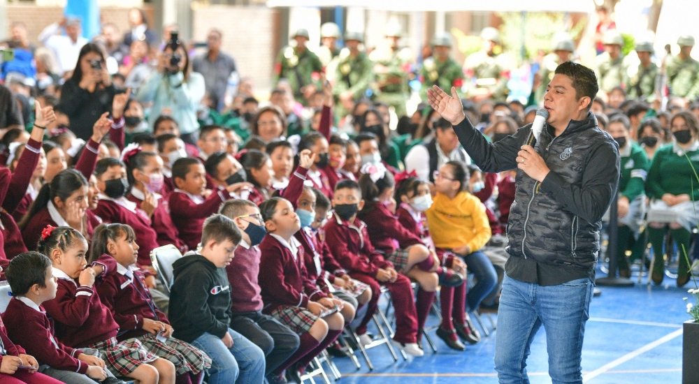 Ricardo Gallardo refrenda apoyo a la educación en inicio del ciclo escolar en Soledad