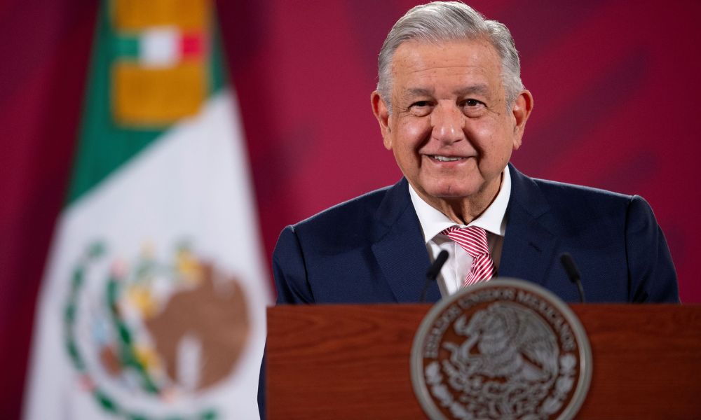 López Obrador reafirma su compromiso con el pueblo y la democracia ante próximas elecciones