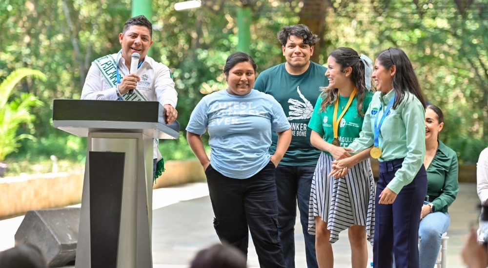 Ricardo Gallardo inicia rehabilitación de camino vital en Tamazunchale